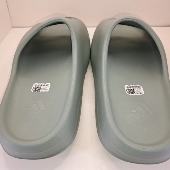 Adidas Yeezy Slide SaltSize 6Brand New (No Box)